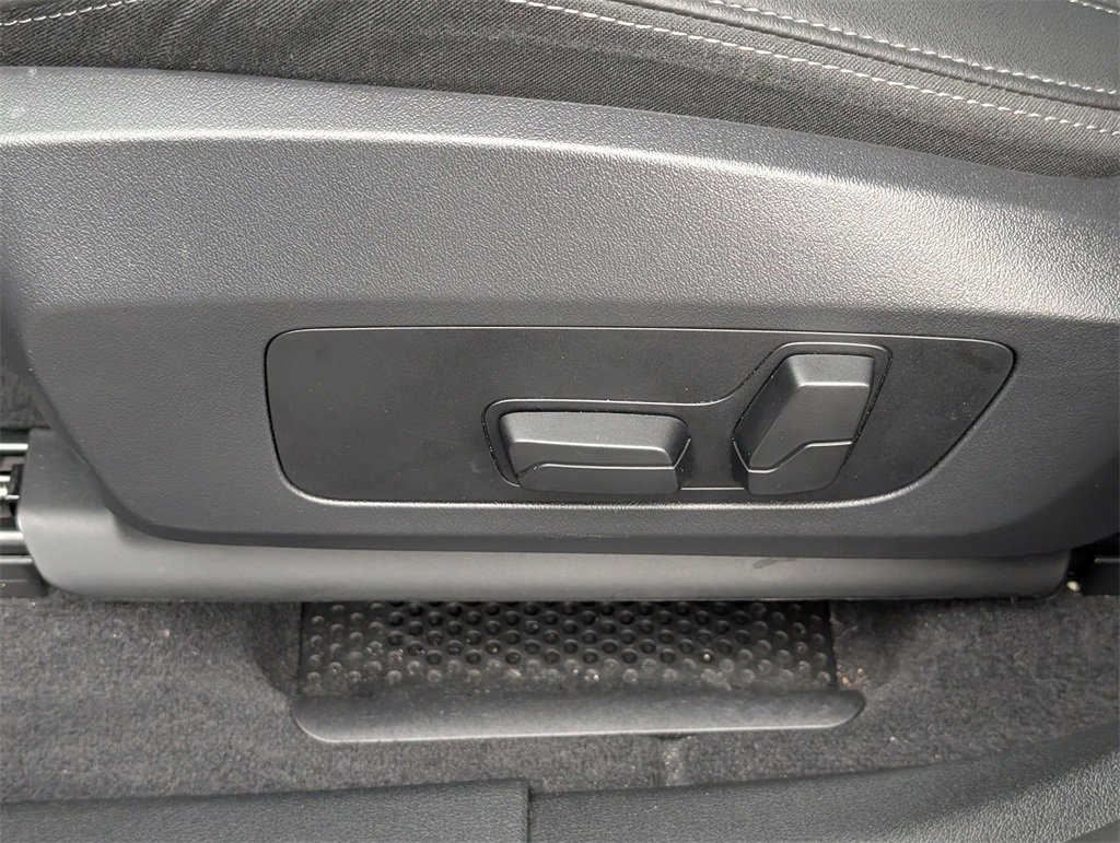 Certified 2025 BMW X1 xDrive28i w/ Technology Package image 15