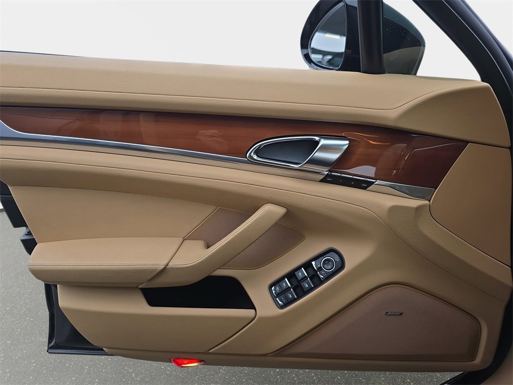 Used 2011 Porsche Panamera 4 image 30