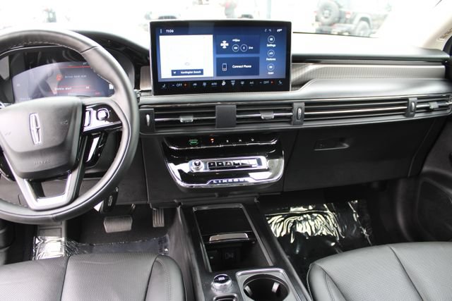Used 2023 Lincoln Corsair Reserve FWD image 14