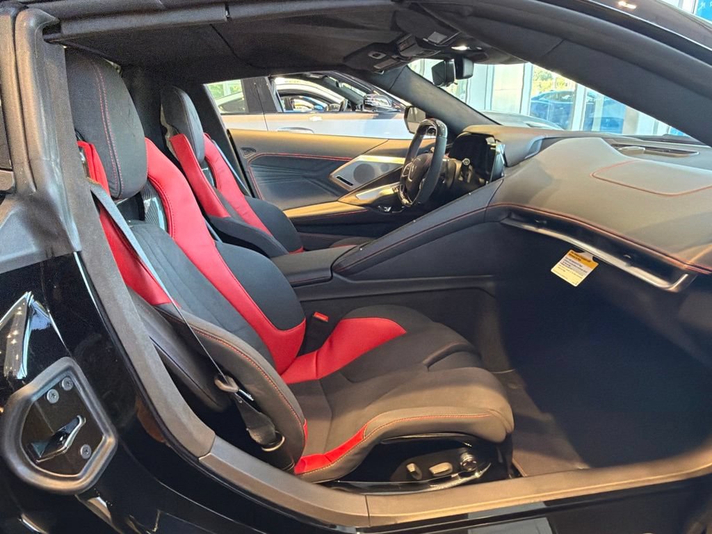 Used 2024 Chevrolet Corvette Z06 RWD image 32