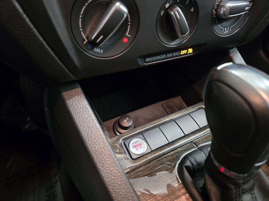 Used 2012 Volkswagen Jetta SEL image 23