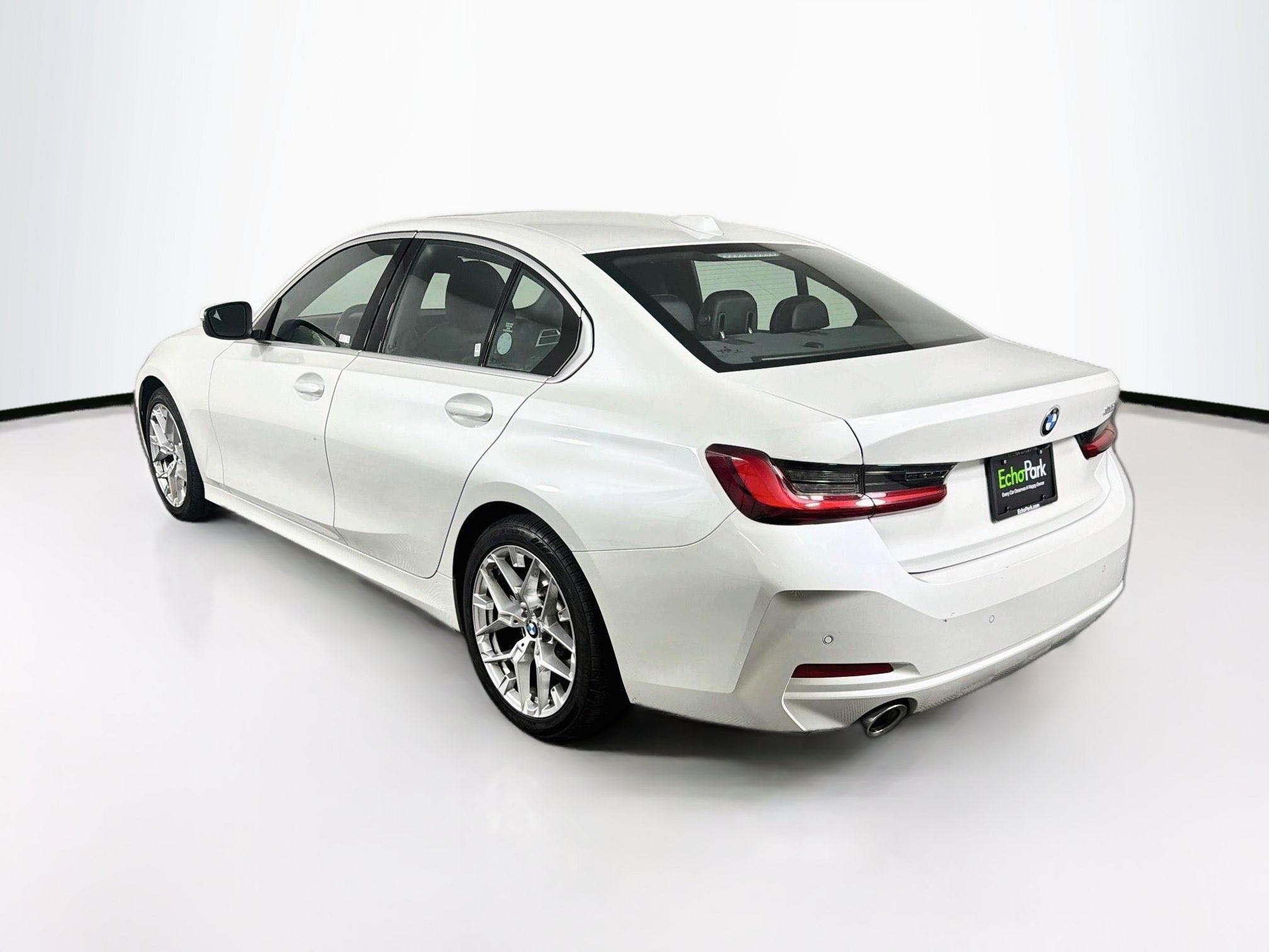 Used 2025 BMW 330i Sedan w/ Convenience Package RWD image 5