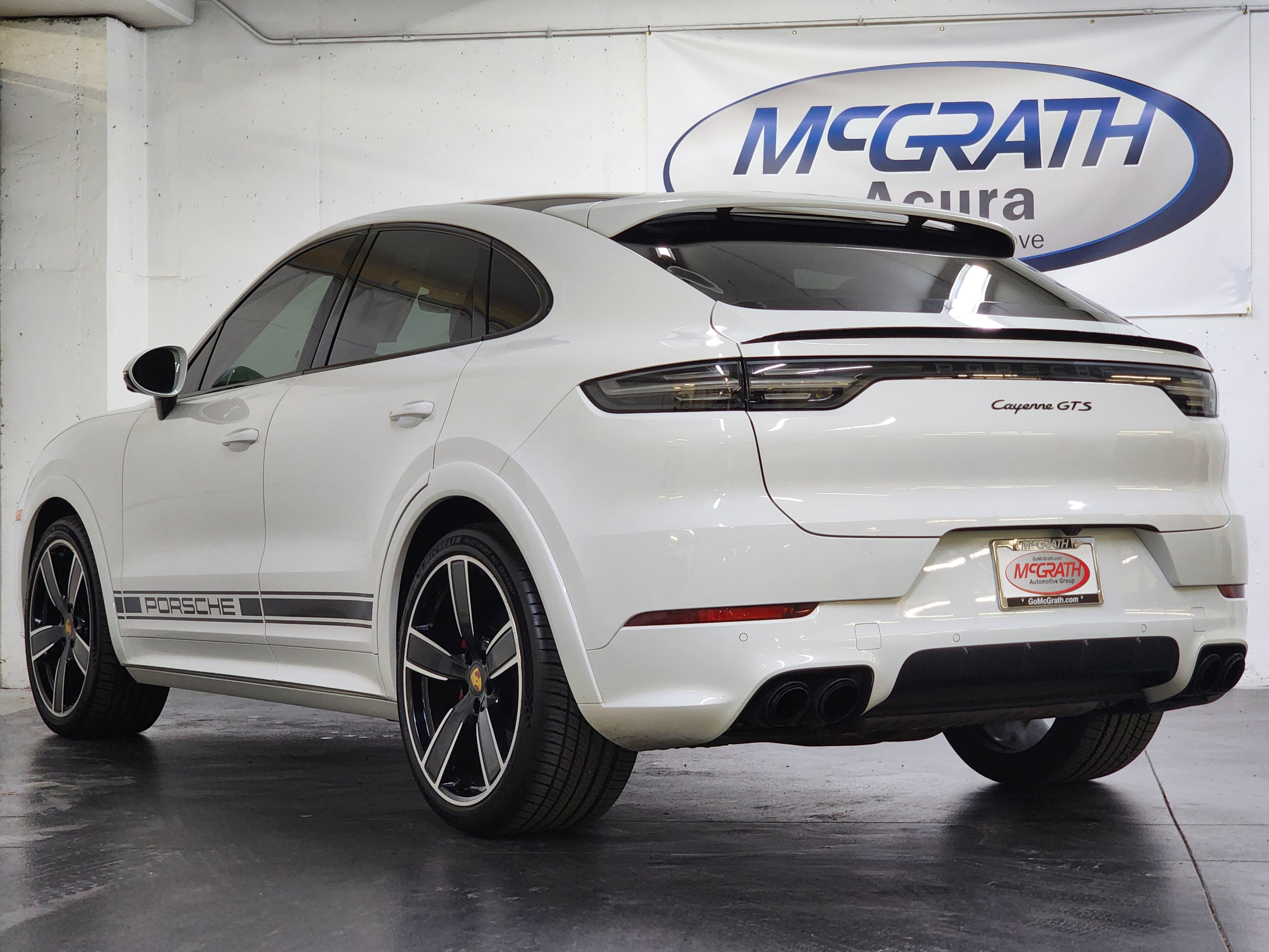 Used 2021 Porsche Cayenne GTS AWD/4WD image 9