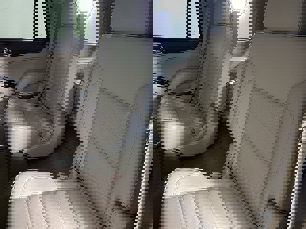 Used 2018 GMC Yukon Denali w/ Open Road Package image 15