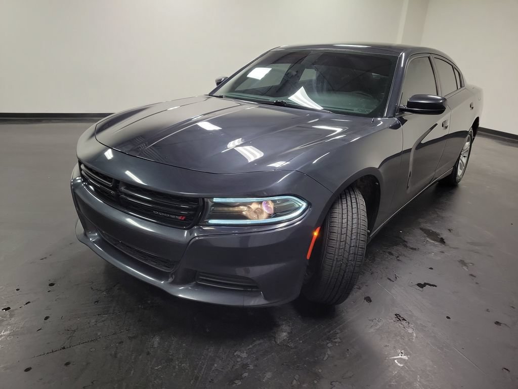 Used 2019 Dodge Charger SXT RWD image 5