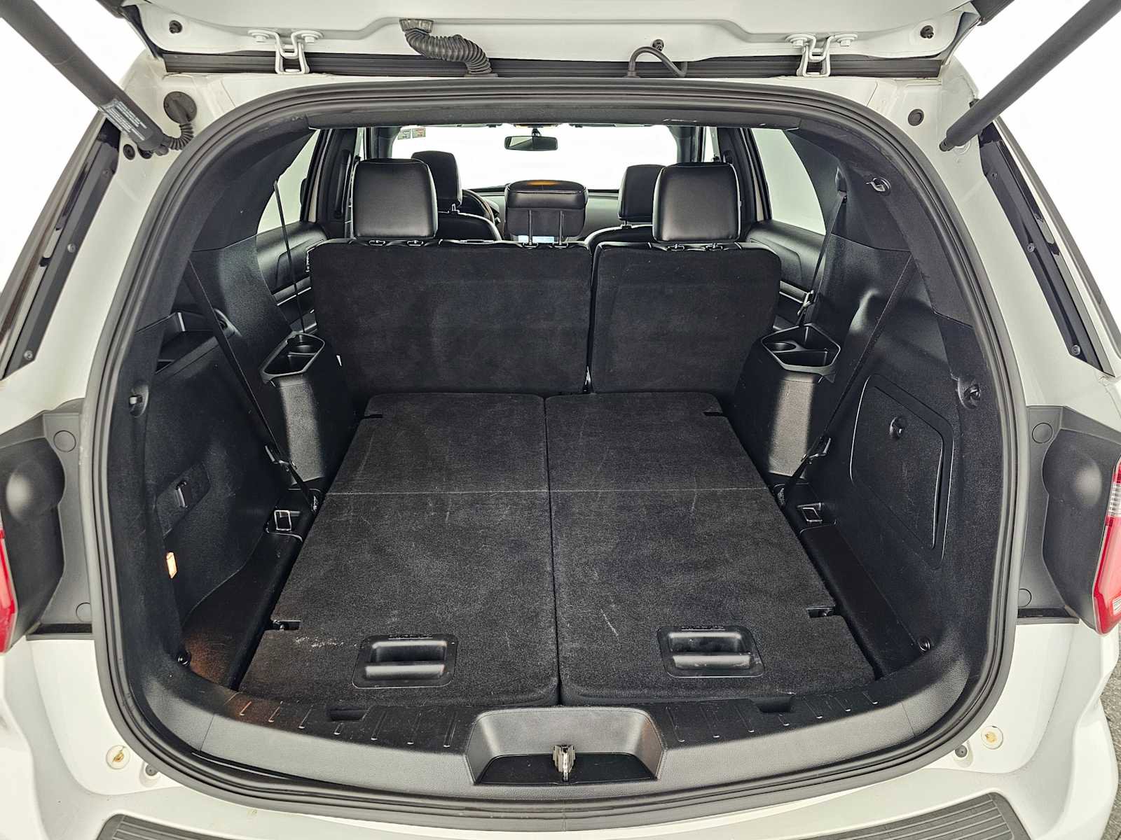 Used 2019 Ford Explorer XLT w/ Equipment Group 202A image 16