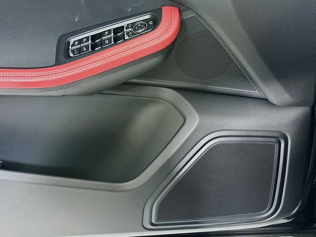 New 2026 Porsche Macan AWD/4WD image 21