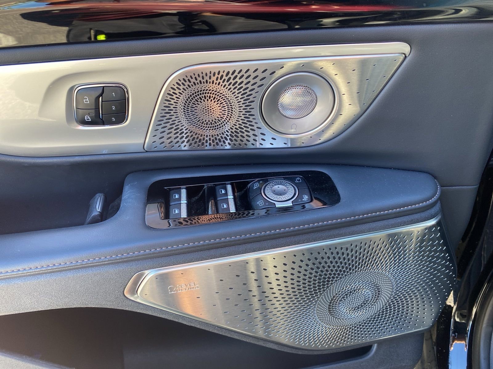 Certified 2024 Lincoln Nautilus Reserve w/ Equipment Group 203A AWD/4WD image 10