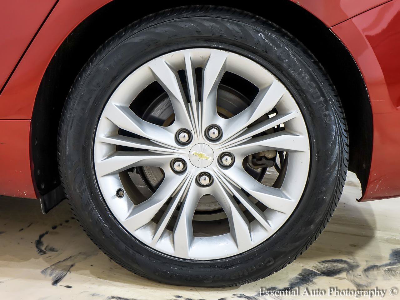 Used 2015 Chevrolet Impala LT w/ Convenience Package FWD image 12