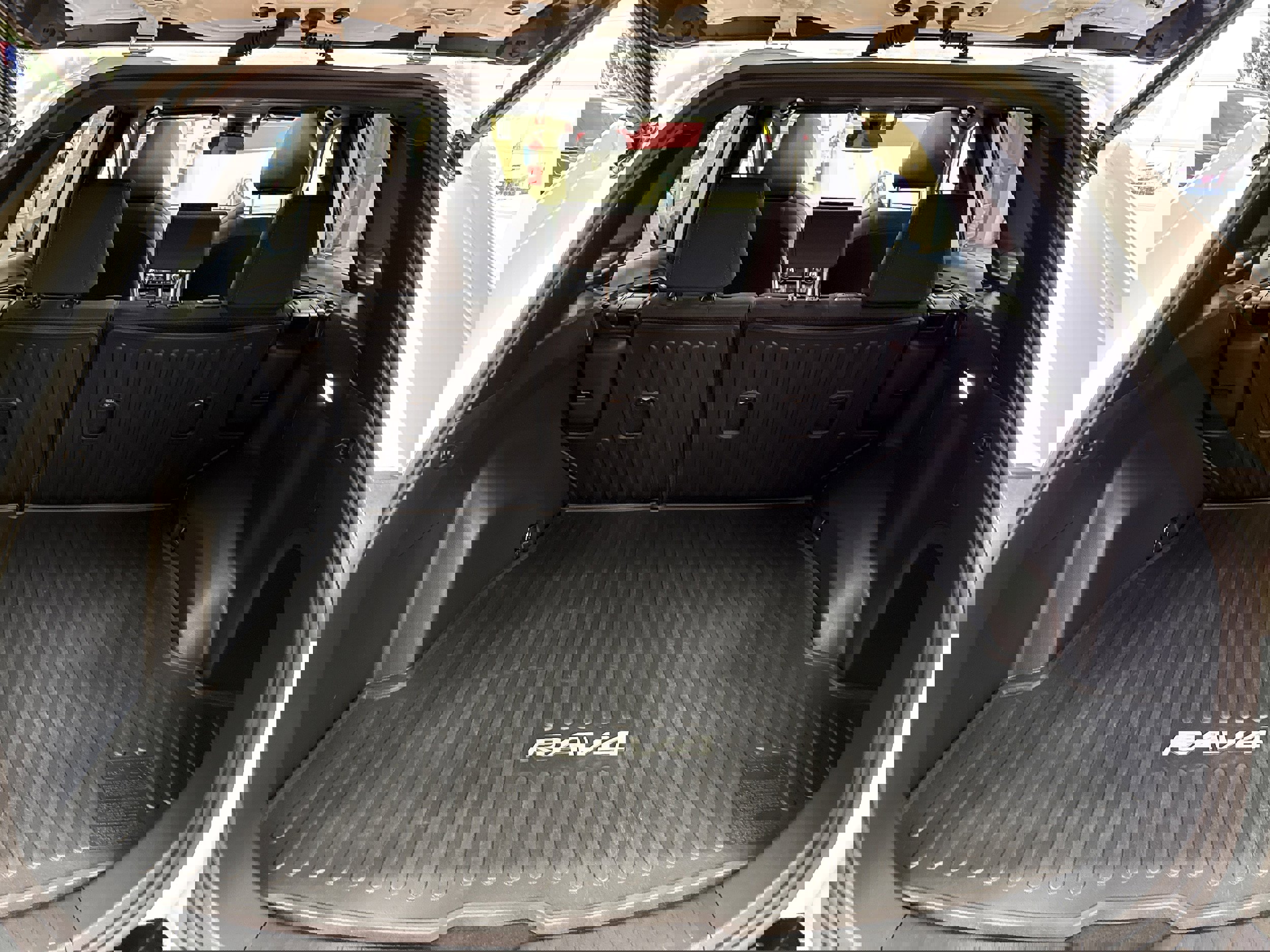 Used 2023 Toyota RAV4 SE w/ Weather & Moonroof Package image 22