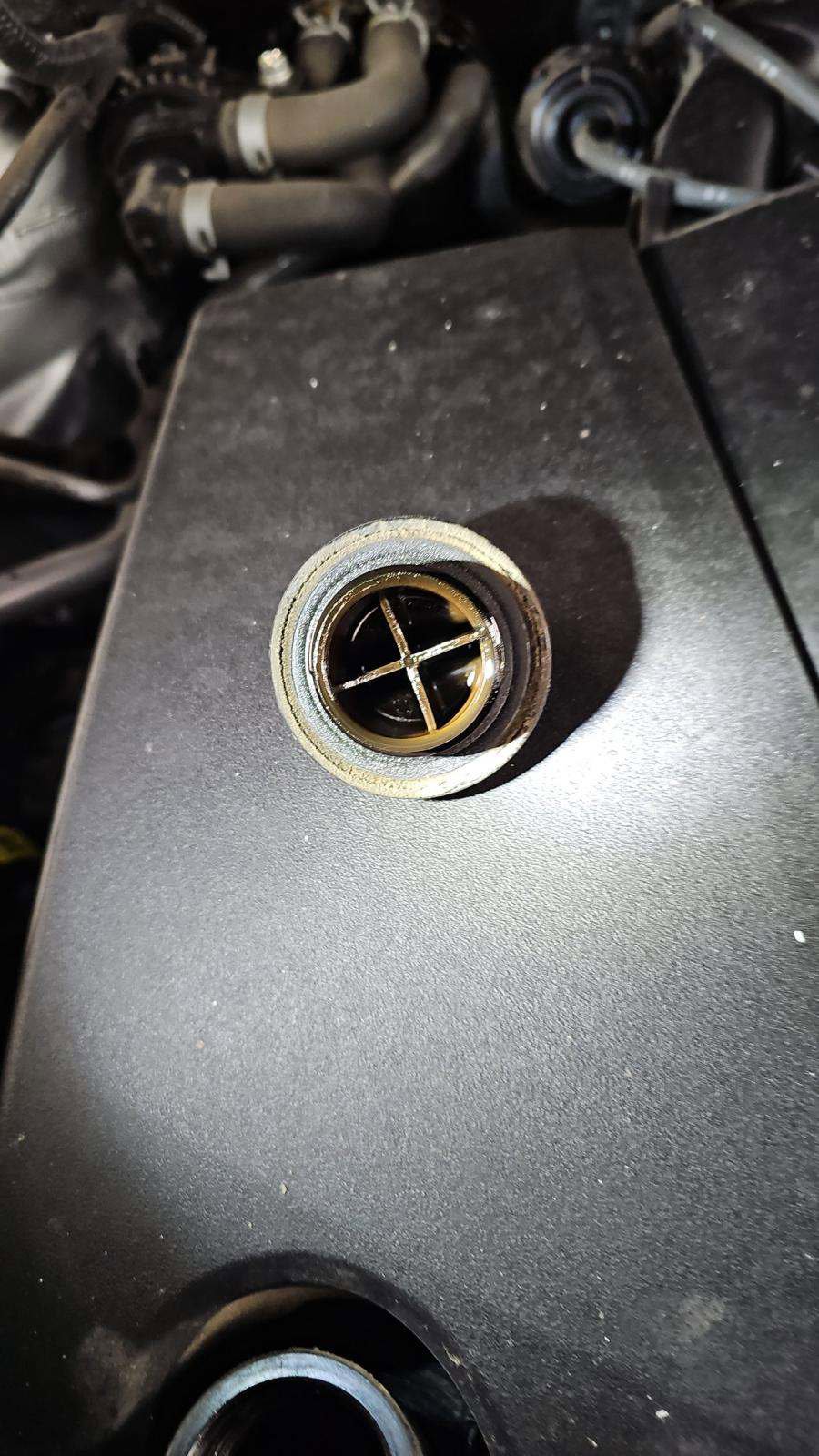 Used 2020 Toyota Highlander XLE image 28