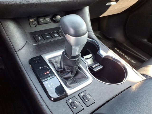 Used 2018 Toyota Highlander SE w/ Protection Package #3 AWD/4WD image 24