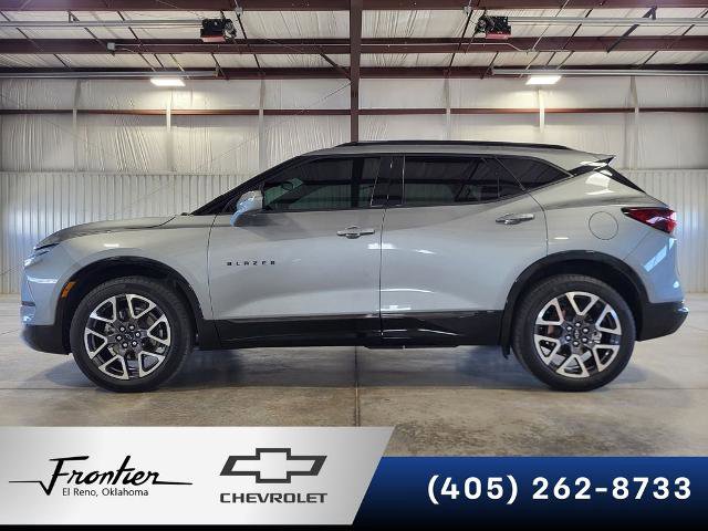 Used 2025 Chevrolet Blazer RS FWD image 1