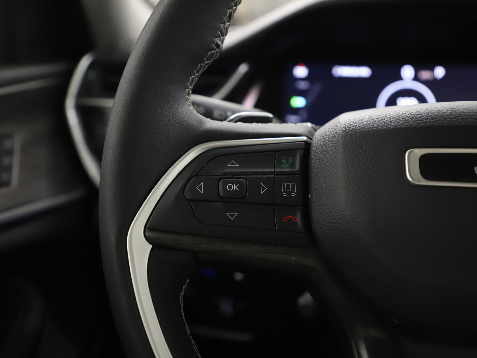 Used 2023 Jeep Grand Cherokee 4WD 4xe w/ Luxury Tech Group II image 25