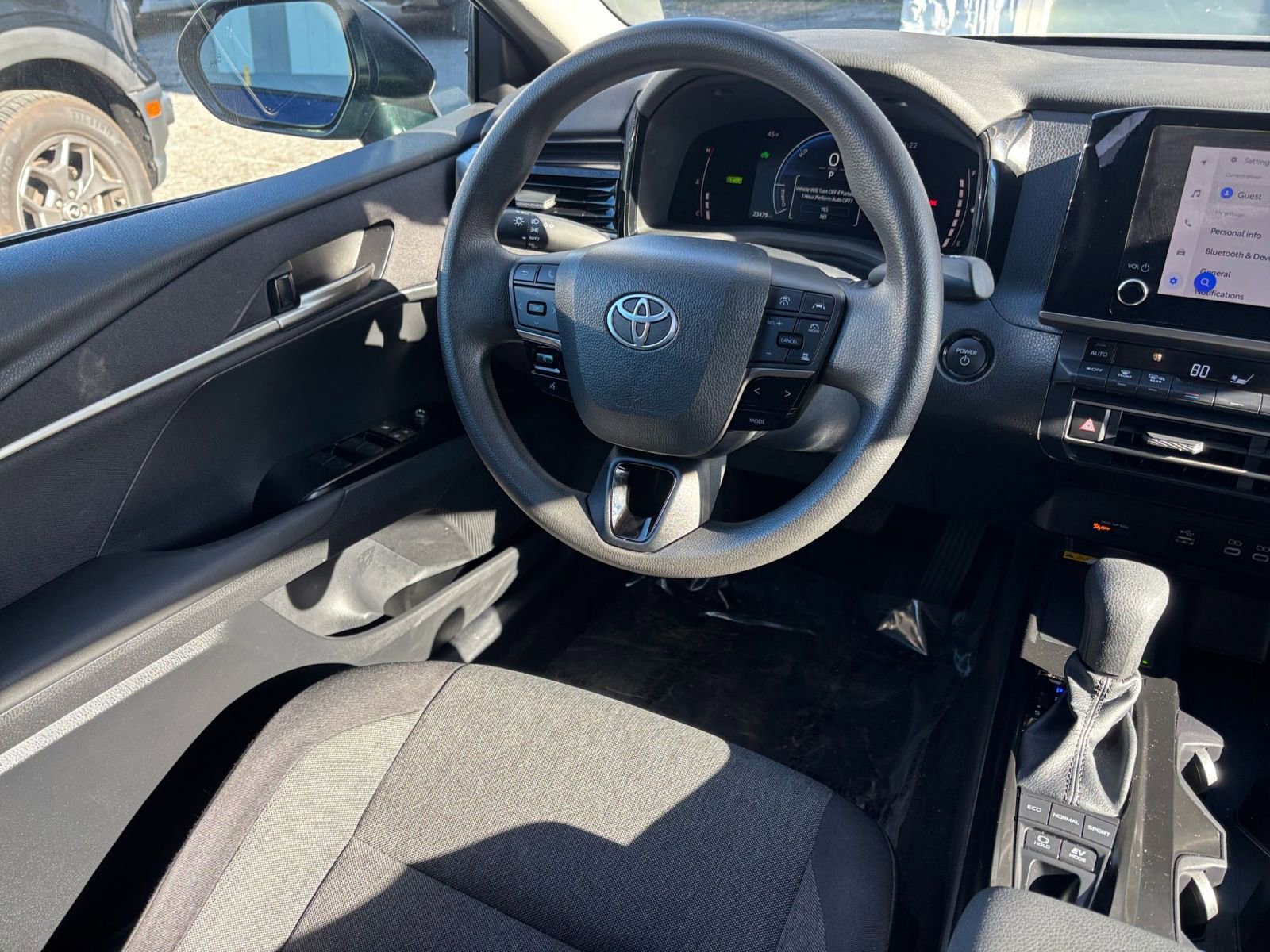 Used 2025 Toyota Camry LE image 30