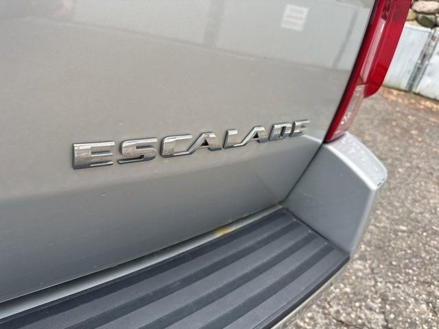 Used 2010 Cadillac Escalade Luxury AWD/4WD image 26