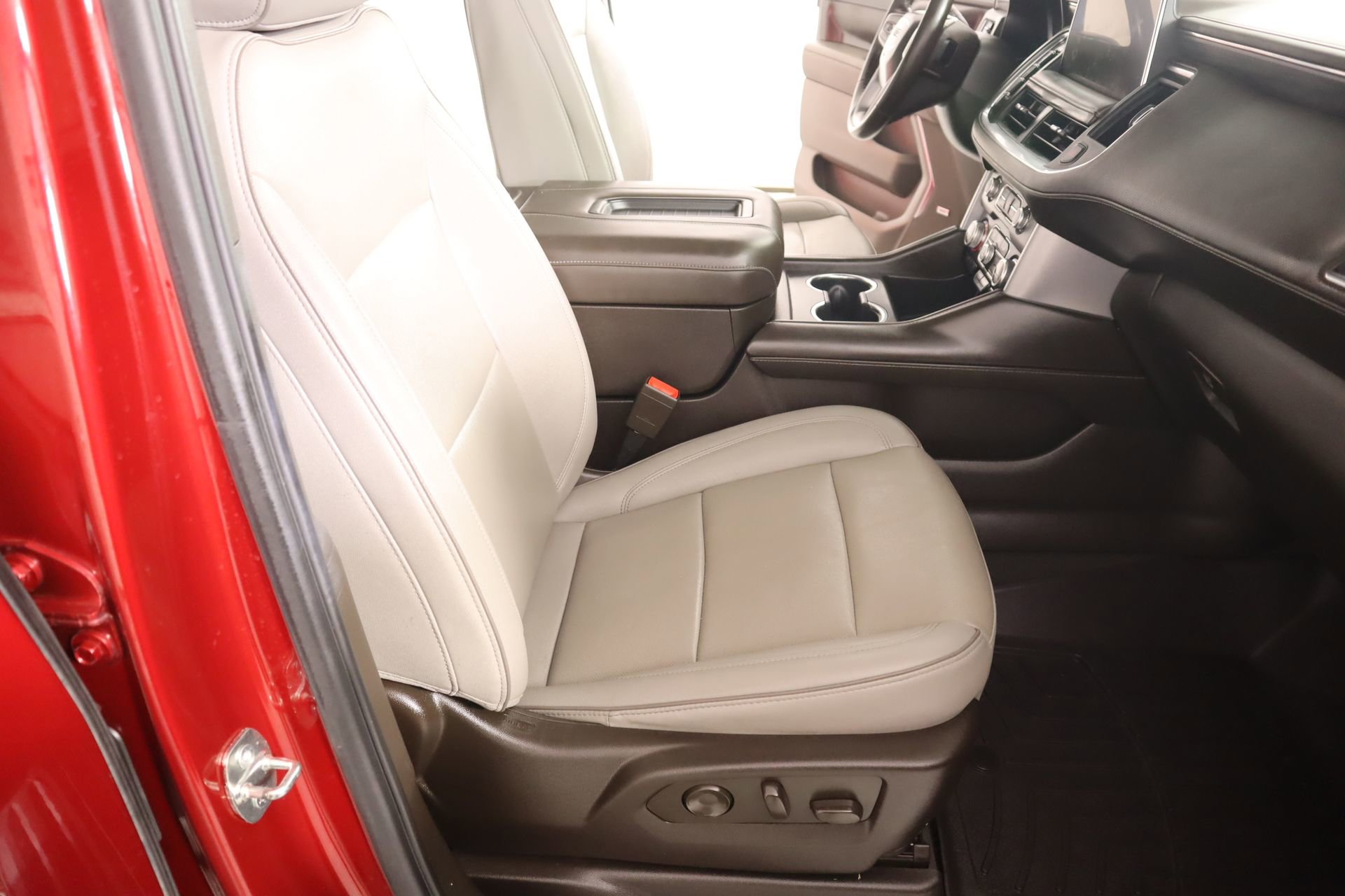 Used 2023 GMC Yukon SLT w/ SLT Premium Package AWD/4WD image 15