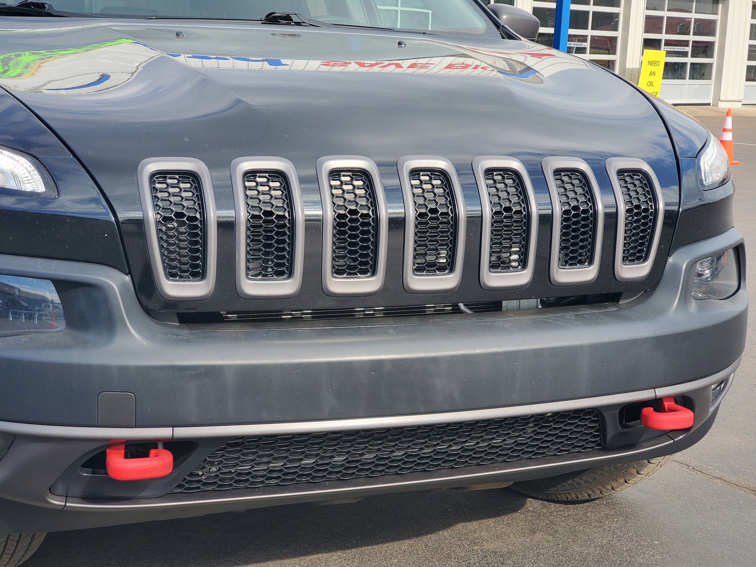 Used 2014 Jeep Cherokee Trailhawk AWD/4WD image 6
