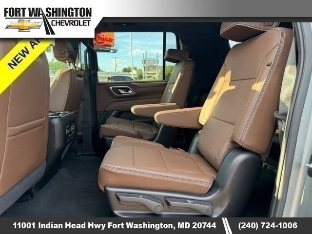 Used 2024 Chevrolet Suburban High Country AWD/4WD image 5