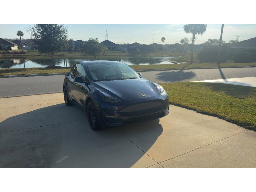 Used 2024 Tesla Model Y Performance image 2
