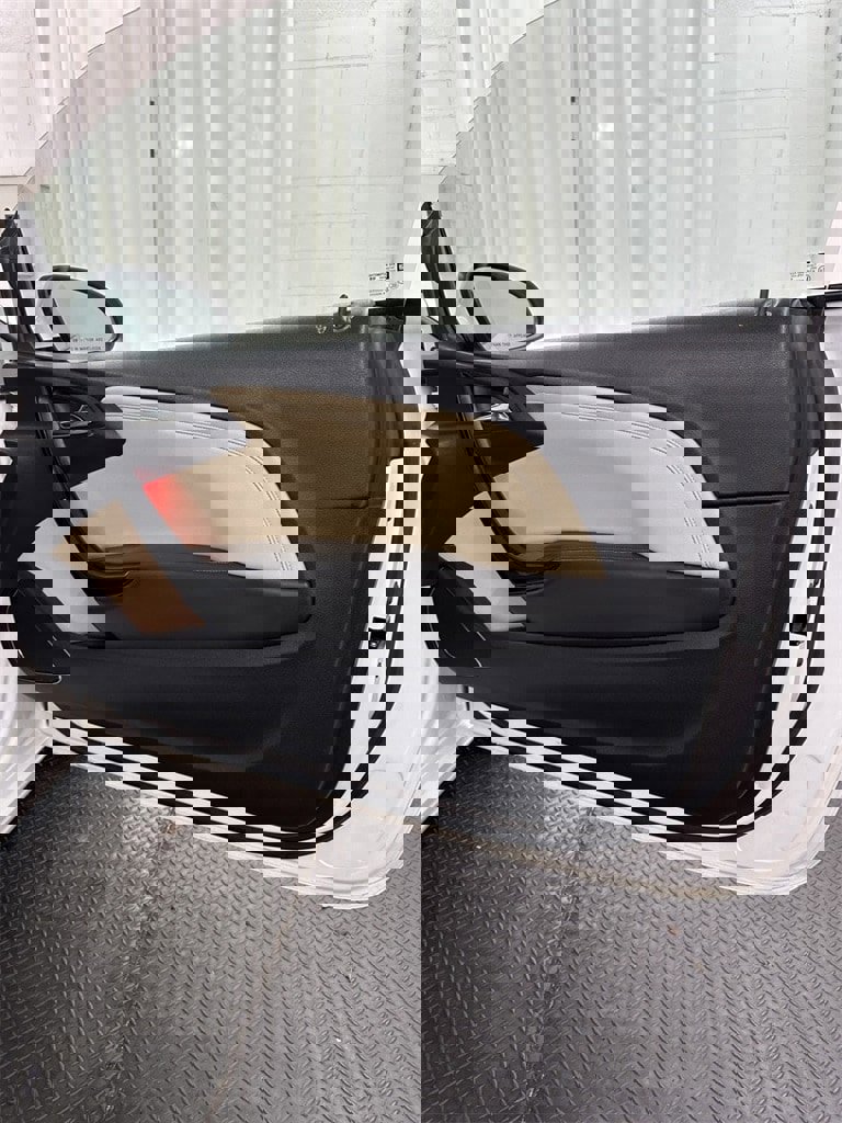 Used 2017 Buick Cascada Premium image 29