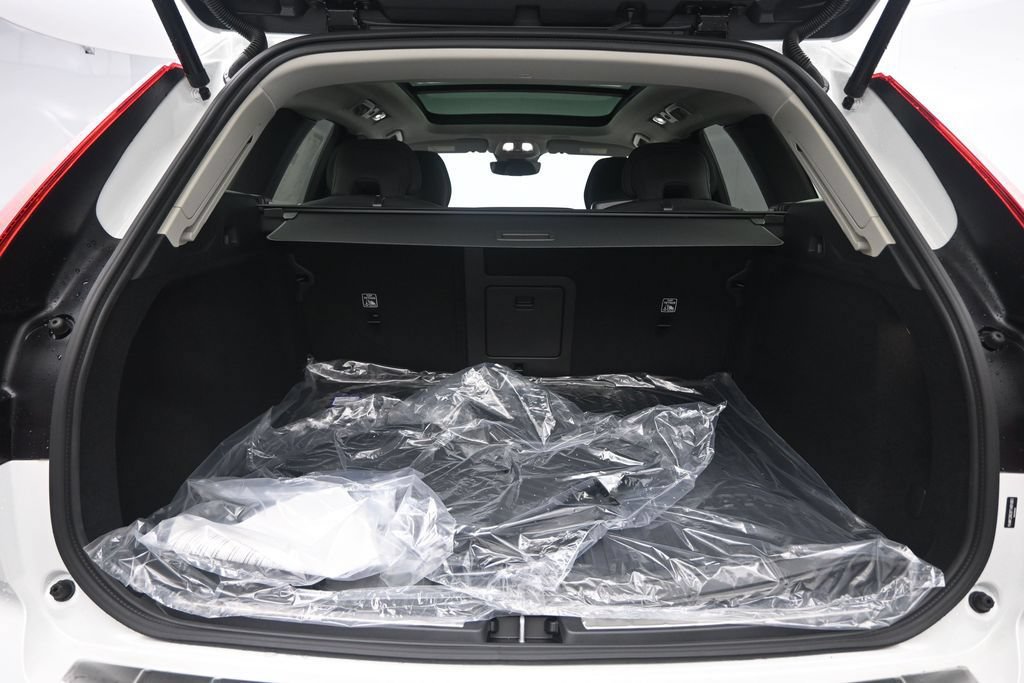New 2026 Volvo XC60 B5 Plus w/ Climate Package AWD/4WD image 23