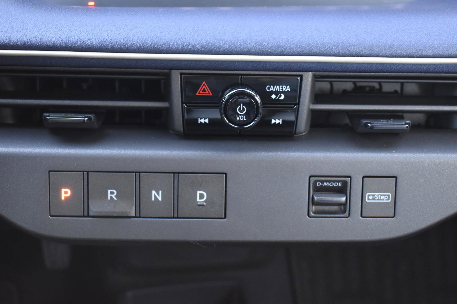 New 2026 Nissan Leaf SV+ w/ Illuminated Package image 28