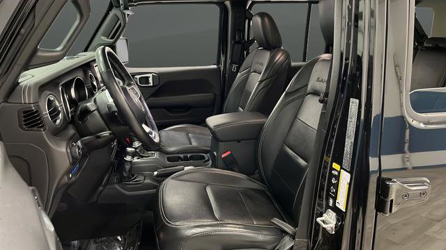 Used 2022 Jeep Wrangler Unlimited Sahara w/ Cold Weather Group AWD/4WD image 9