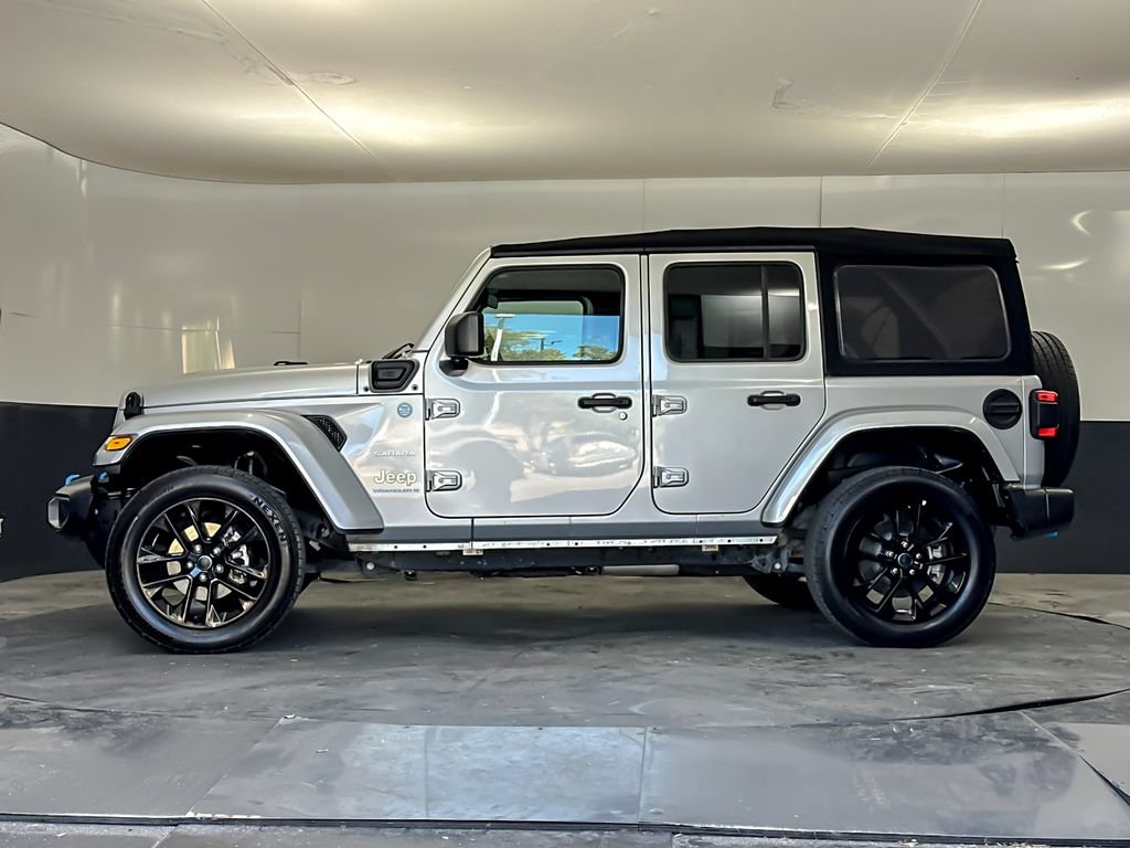 Used 2024 Jeep Wrangler Unlimited Sahara AWD/4WD image 6