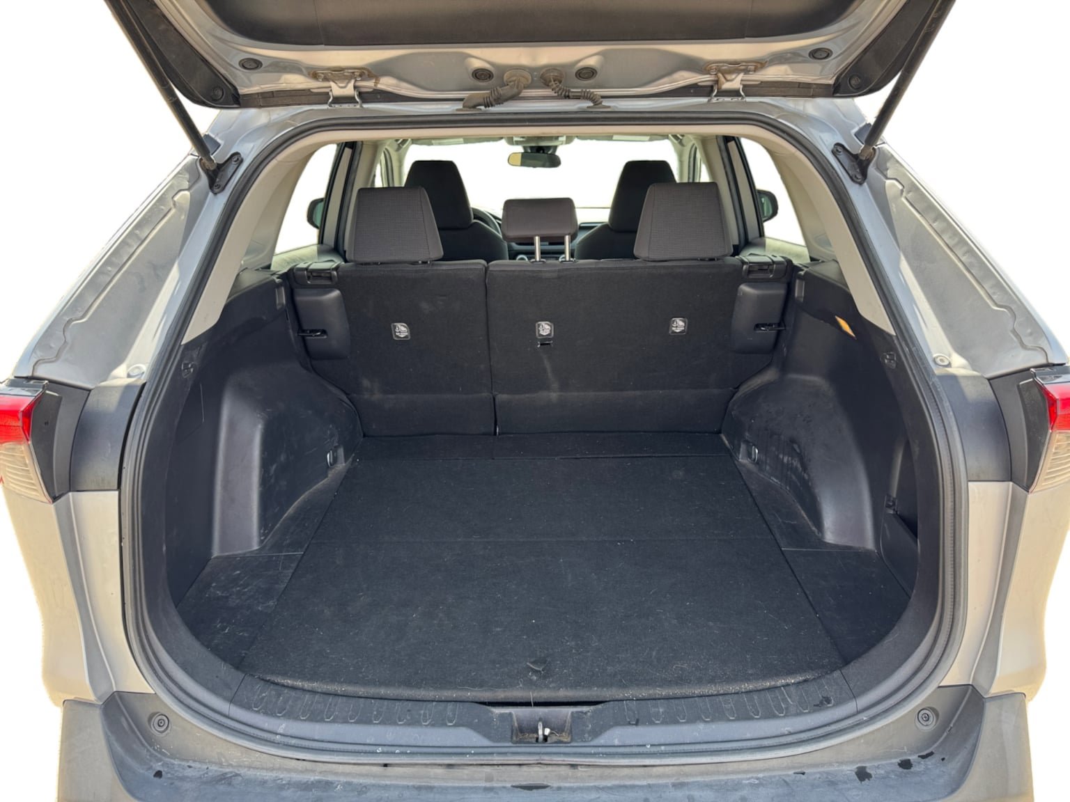 Used 2021 Toyota RAV4 LE FWD image 19