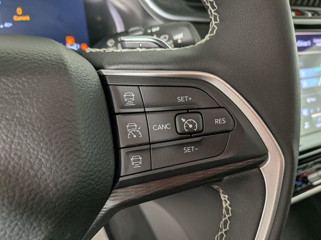 Certified 2024 Jeep Grand Cherokee Altitude image 24