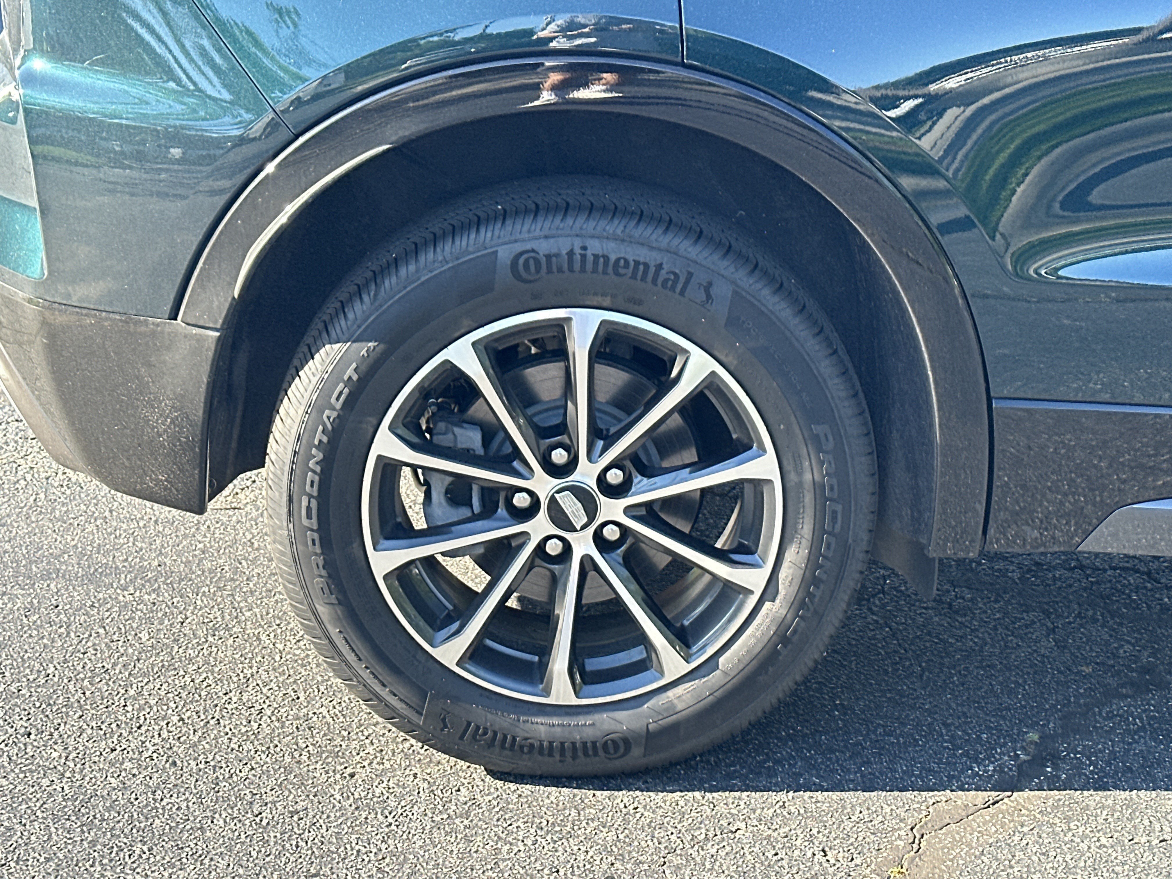 Used 2024 Cadillac XT4 Sport w/ Active Safety Package AWD/4WD image 18