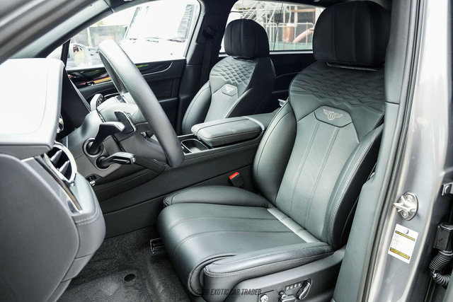Used 2024 Bentley Bentayga Extended Wheelbase AWD/4WD image 40