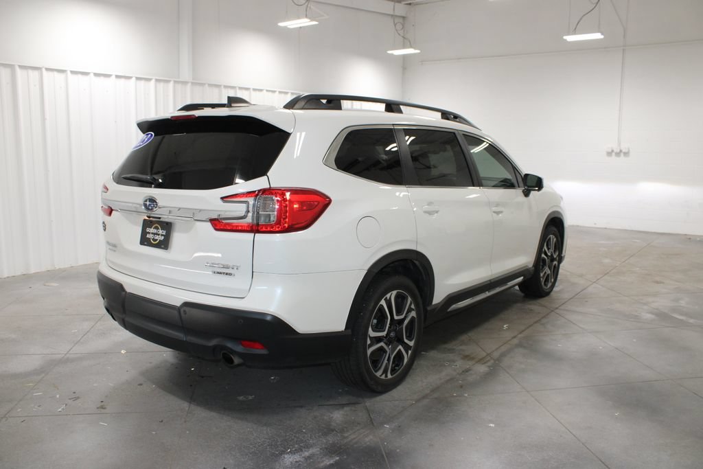 Used 2023 Subaru Ascent Limited w/ Technology Package AWD/4WD image 9
