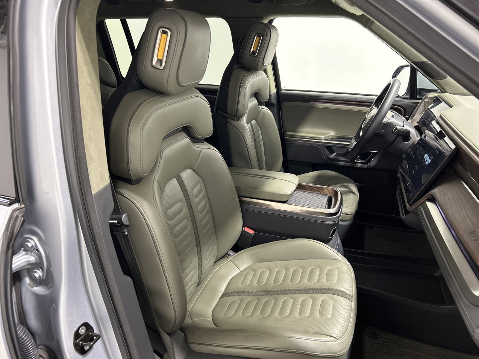 Used 2022 Rivian R1S Launch Edition AWD/4WD image 24