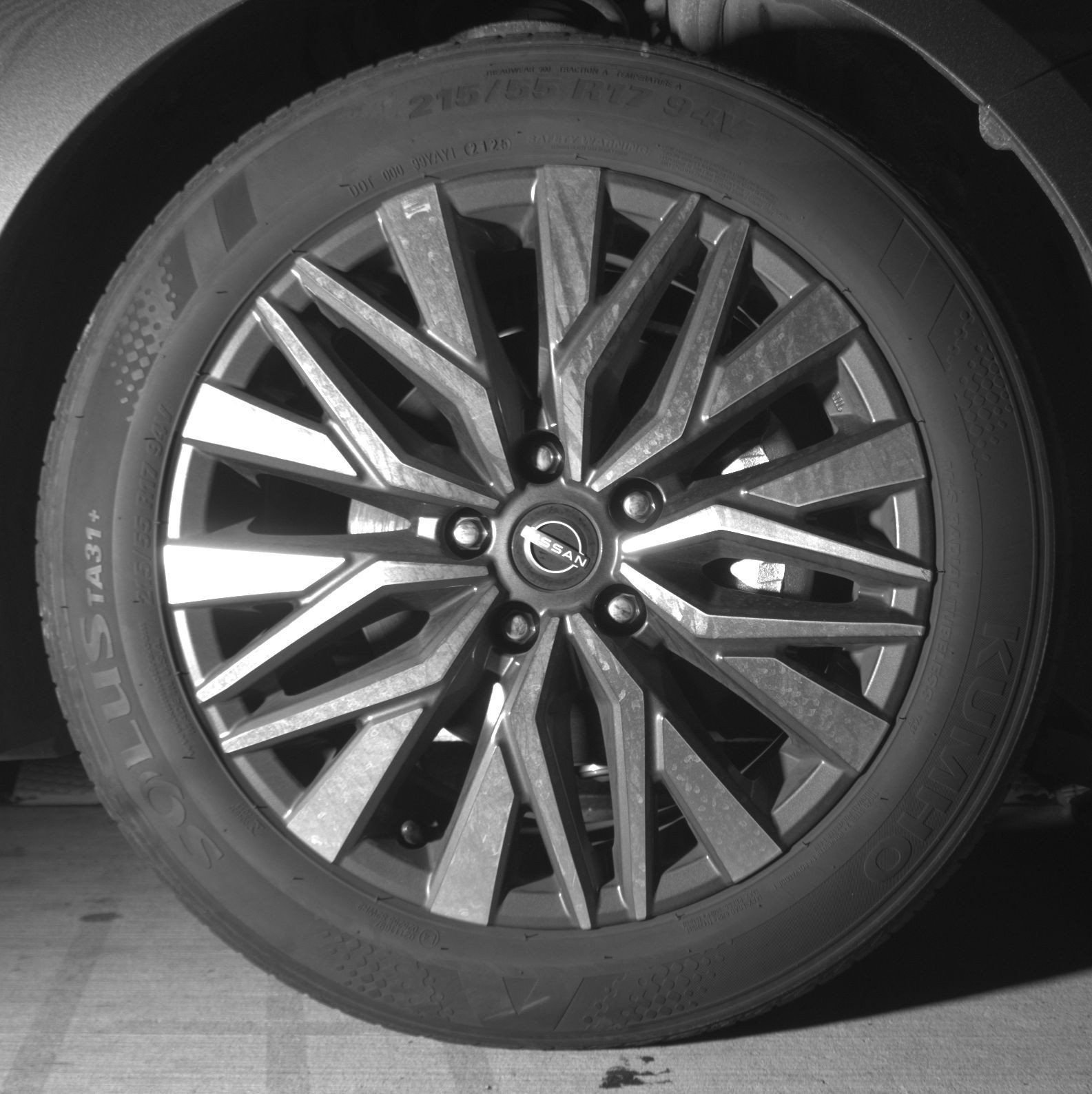 Used 2025 Nissan Altima 2.5 SV FWD image 13