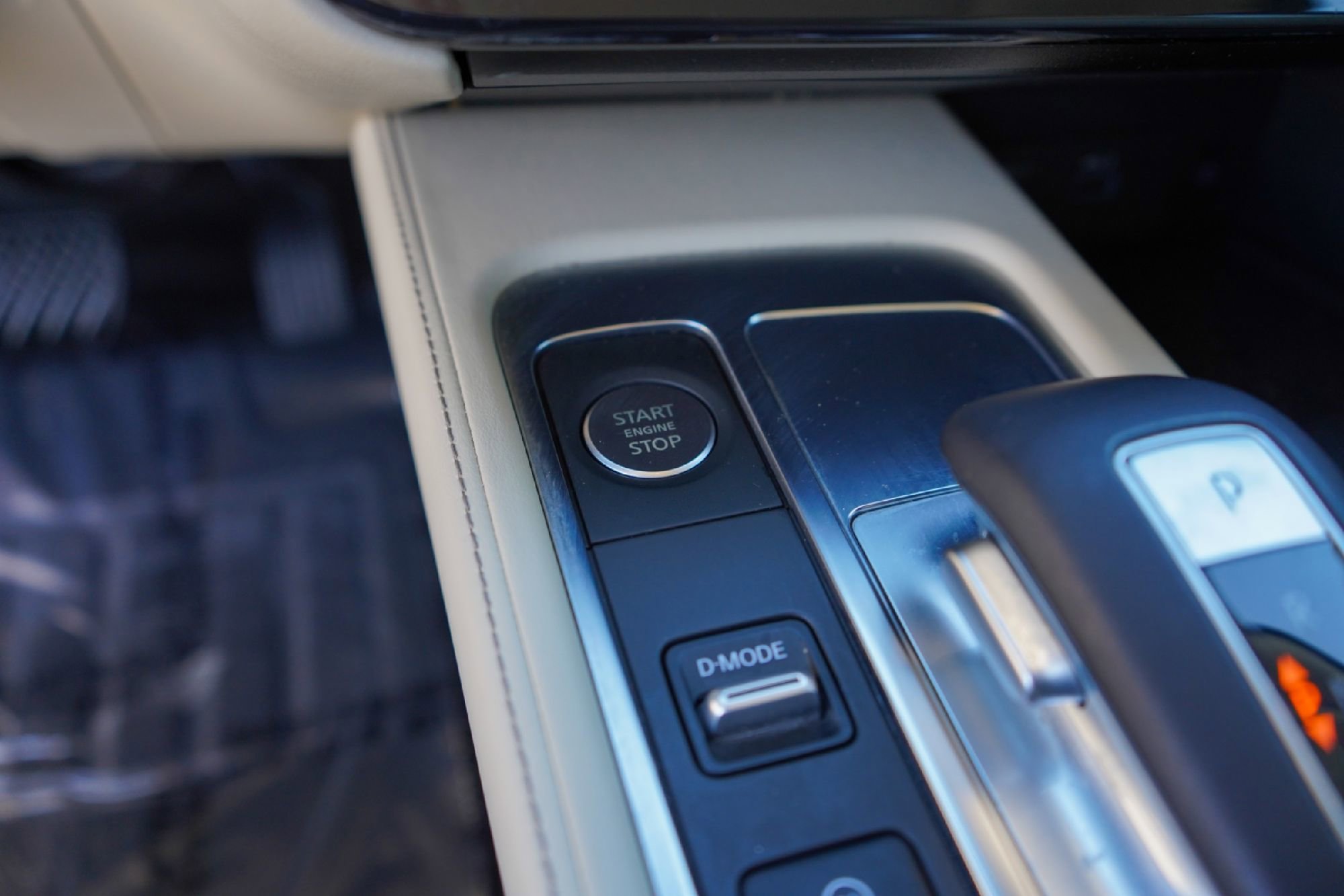 Certified 2023 INFINITI QX60 Luxe w/ Performance Audio Package image 16