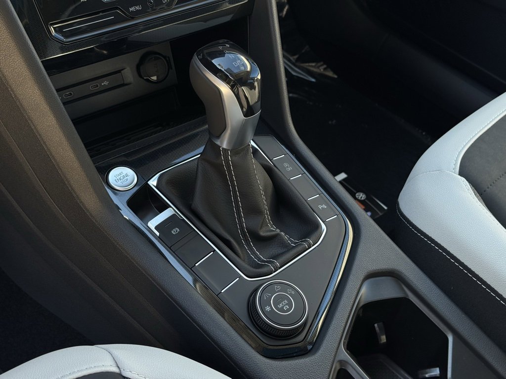 New 2025 Volkswagen Taos SE image 23