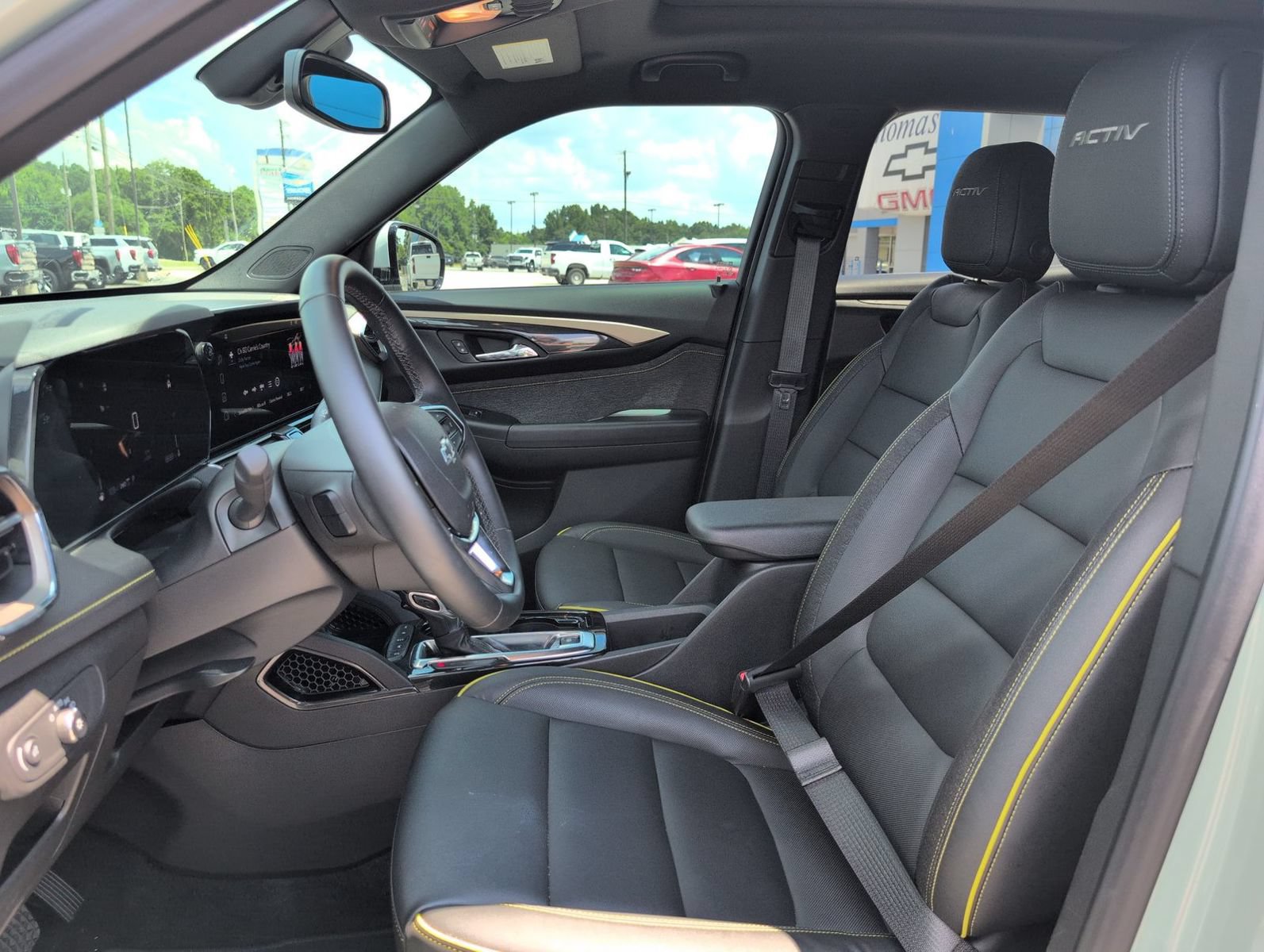 Used 2025 Chevrolet TrailBlazer ACTIV w/ Convenience Package AWD/4WD image 13