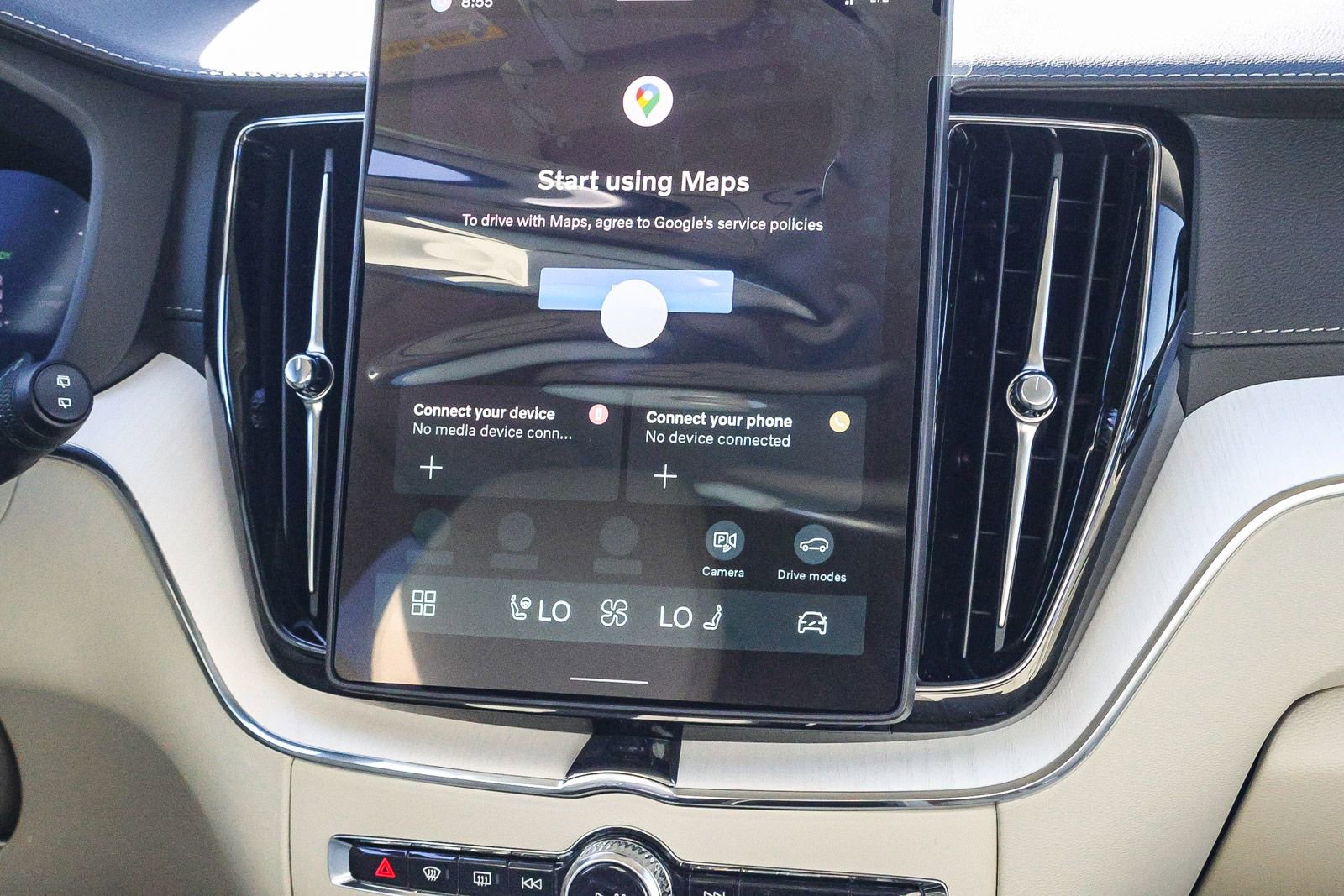 New 2026 Volvo XC60 T8 Ultra w/ Climate Package image 24