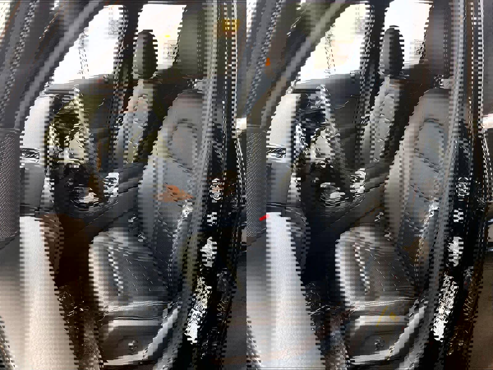 Used 2019 Mercedes-Benz GLC 300 4MATIC image 24