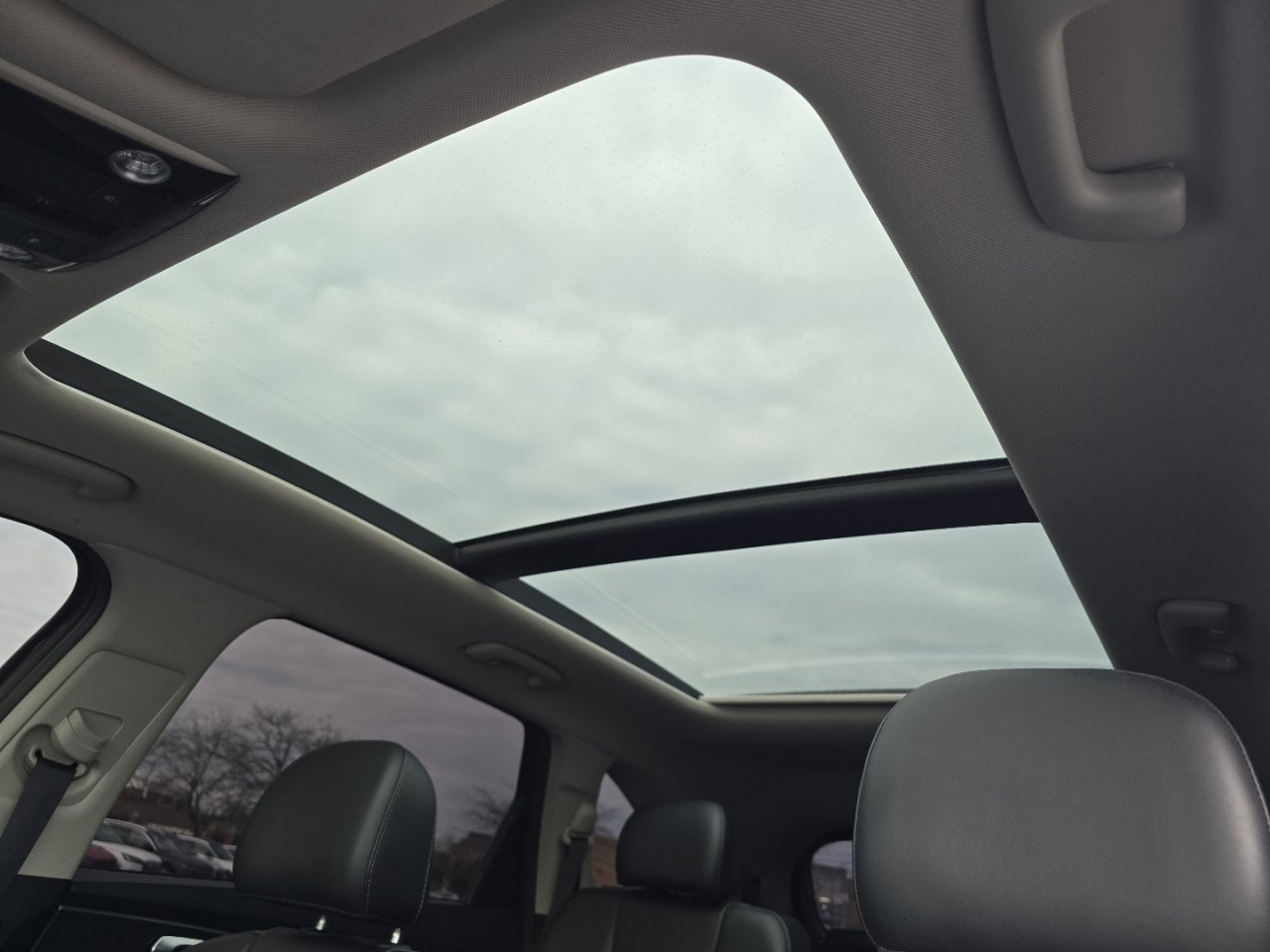 Used 2023 Kia Sorento SX image 3