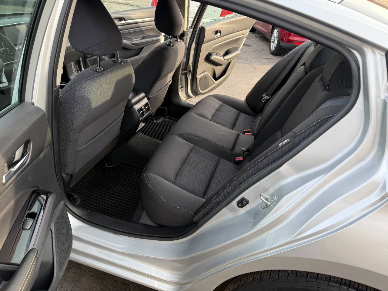 Used 2020 Nissan Altima 2.5 SV image 12