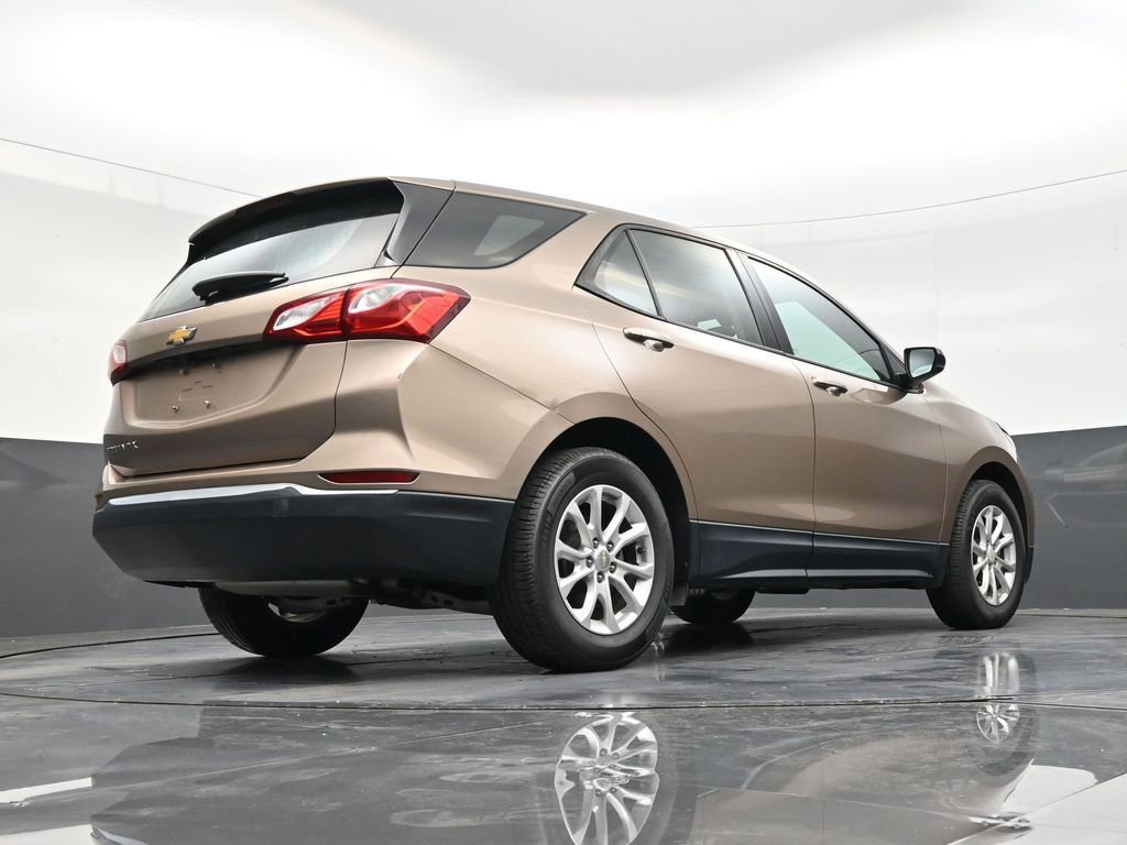 Used 2018 Chevrolet Equinox LS image 24