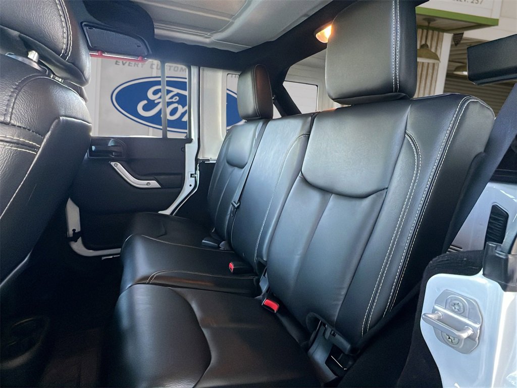 Used 2017 Jeep Wrangler Unlimited Rubicon image 12