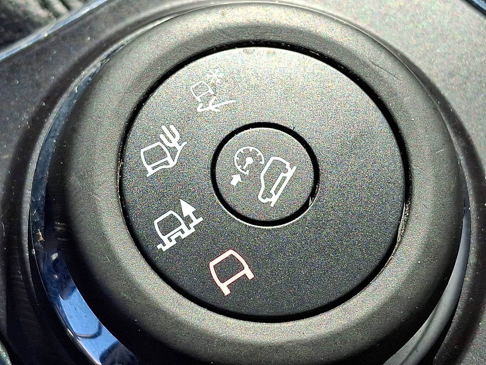 Used 2016 Ford Explorer XLT w/ Equipment Group 202A image 24