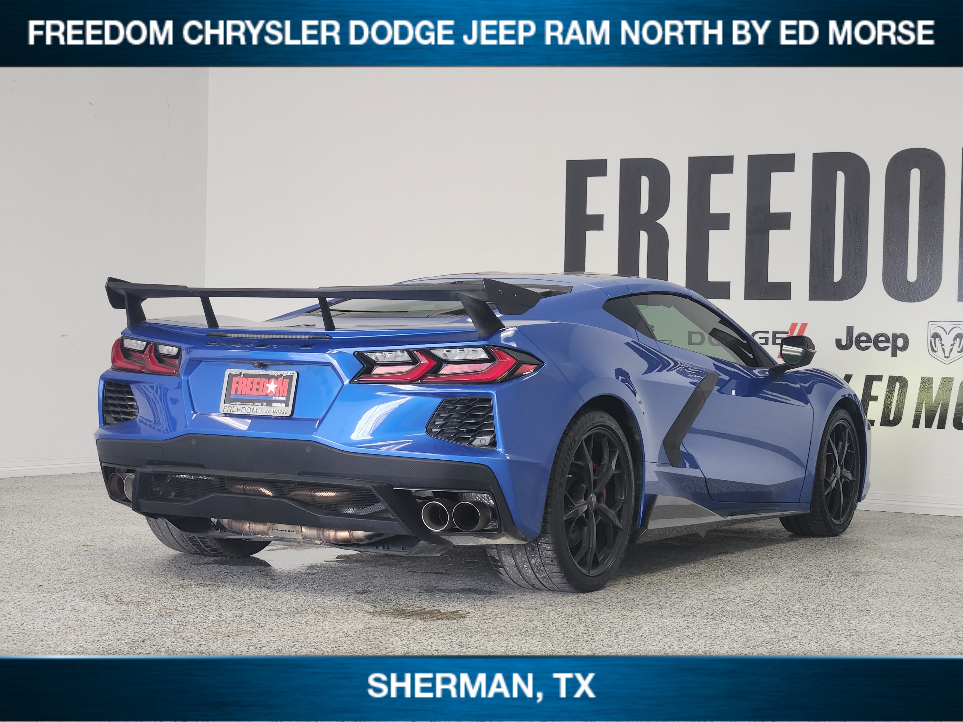 Used 2020 Chevrolet Corvette Stingray Premium Cpe w/ 3LT Preferred Equipment Group image 4