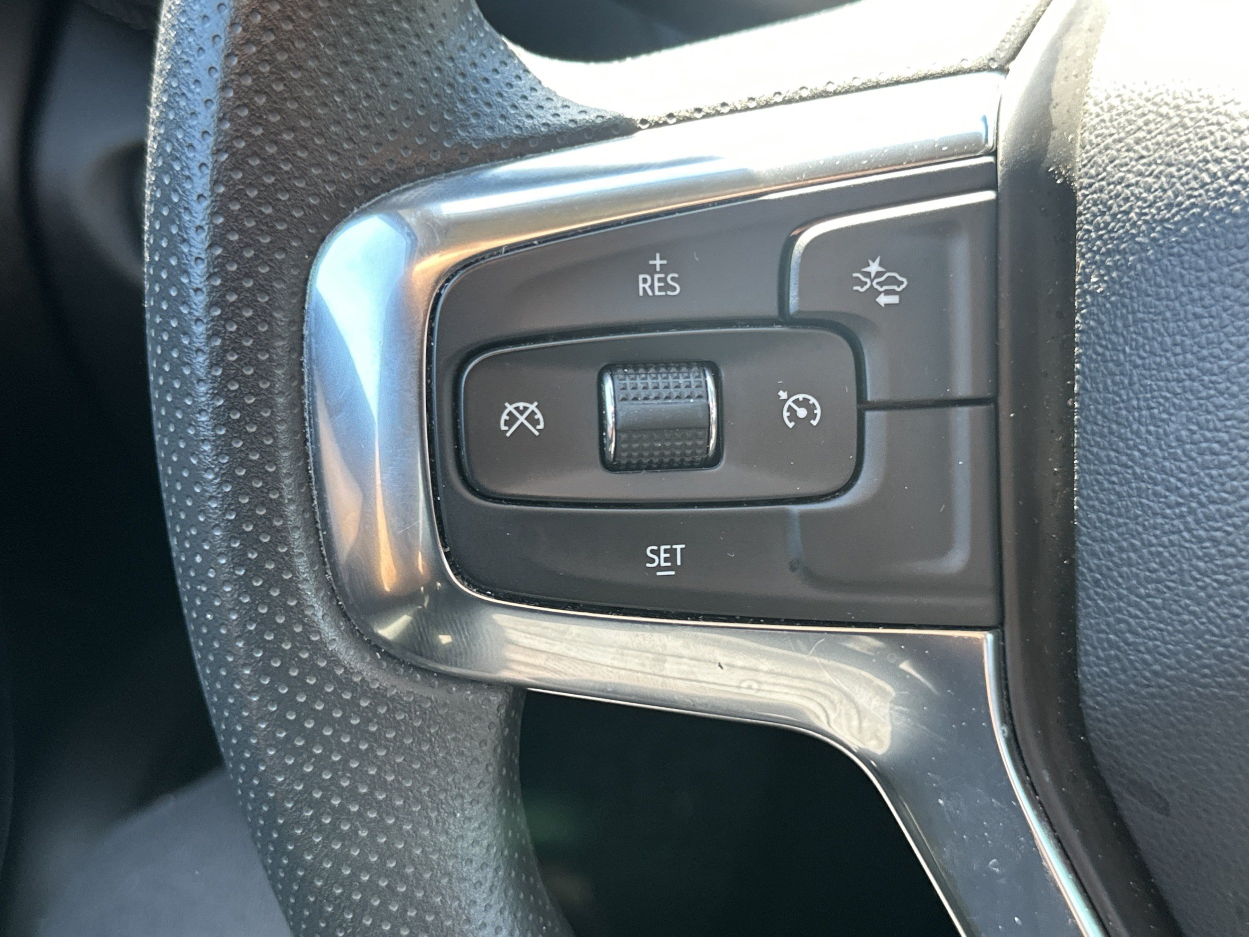 Used 2025 Chevrolet Blazer LT FWD image 24