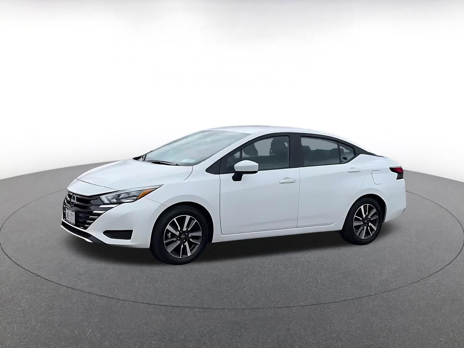 Used 2025 Nissan Versa SV image 7