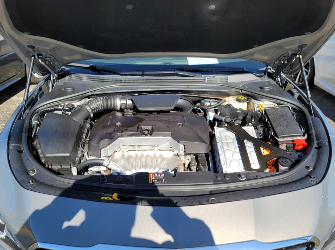 Used 2018 Buick LaCrosse Essence w/ Sights and Sounds Package FWD image 2